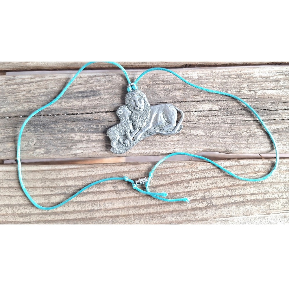 Vtg 1990 Sheridan JB Pewter Lion and the Lamb Pendant Turquoise Cord Necklace